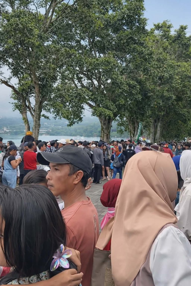 Foto dari pinggiran tlaga Istimewa