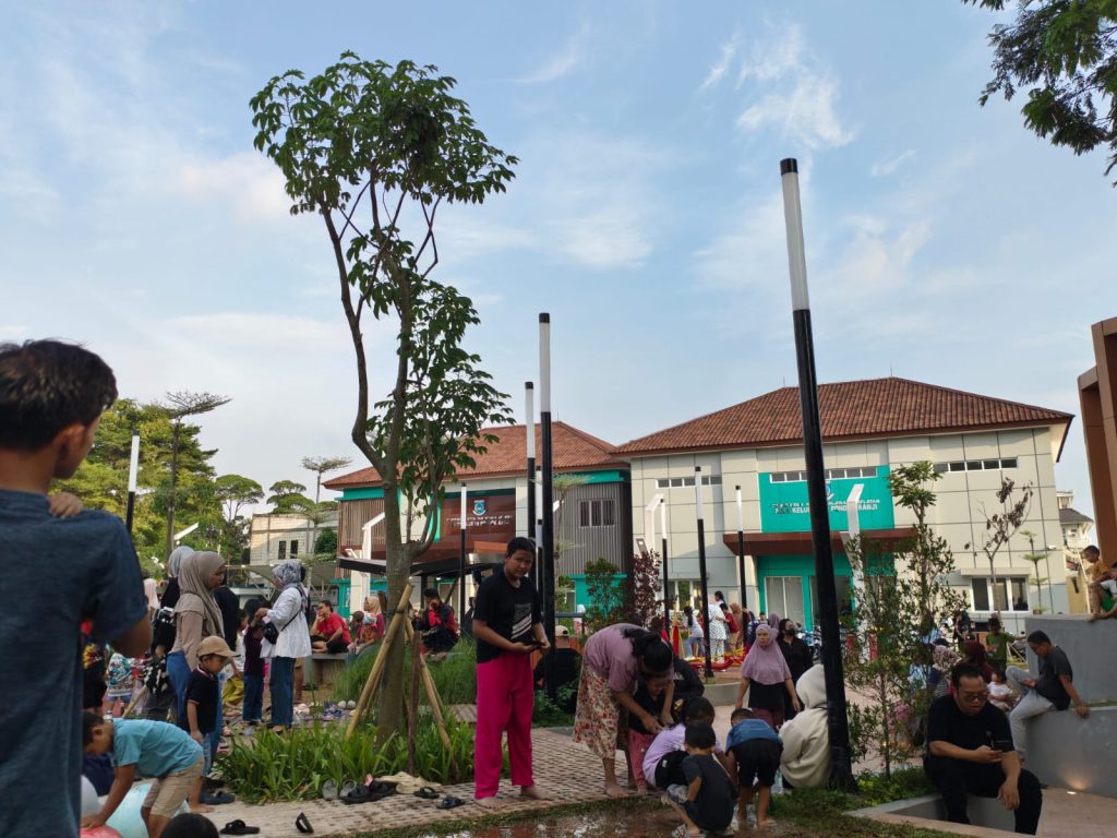 Alun alun Pondok Ranji