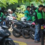 pengemudi-ojek-online-ojol-menunggu-orderan-di-kawasan-palmerah-jakarta-rabu-1222025-masyarakat-transportasi-indonesia-mti-men-3_169