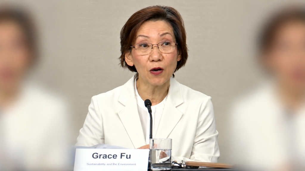 Grace Fu dalam Konferensi Pers